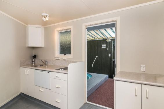 Studio Unit with Spa - kitchenette