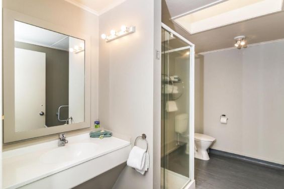 Studio Unit with Spa - bathroom